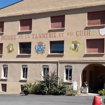 La Maison Au Coeur De L Auvergne Ferienhaus *