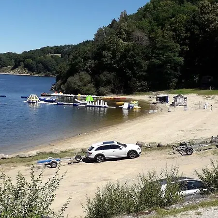 La Maison Au Coeur De L Auvergne 度假居
